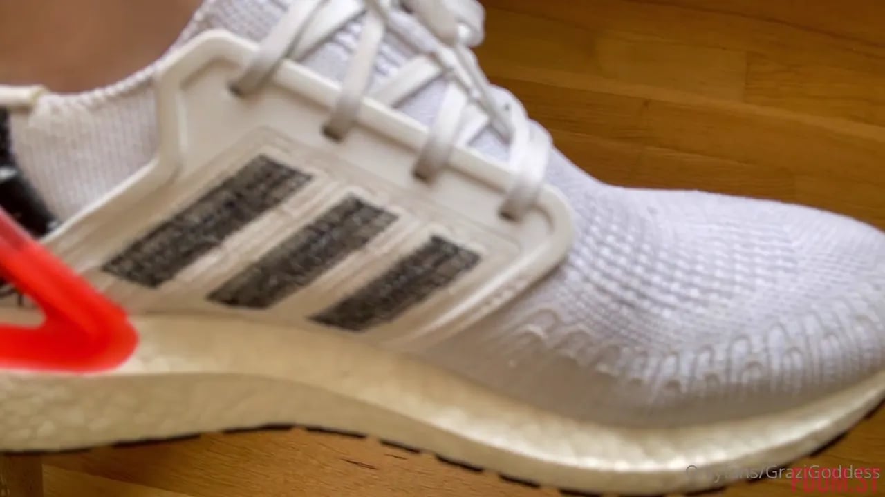 Goddess Grazi - Smelly Feet and Sweaty Sneakers.mp4