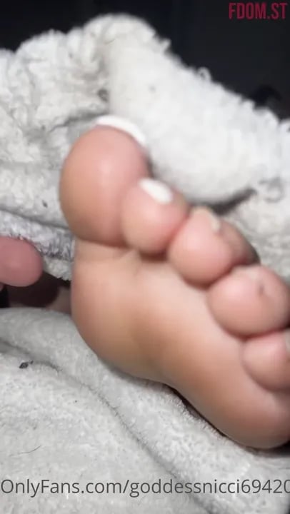 Goddessnicci69420 - Painful Femdom Spanking Session.mp4