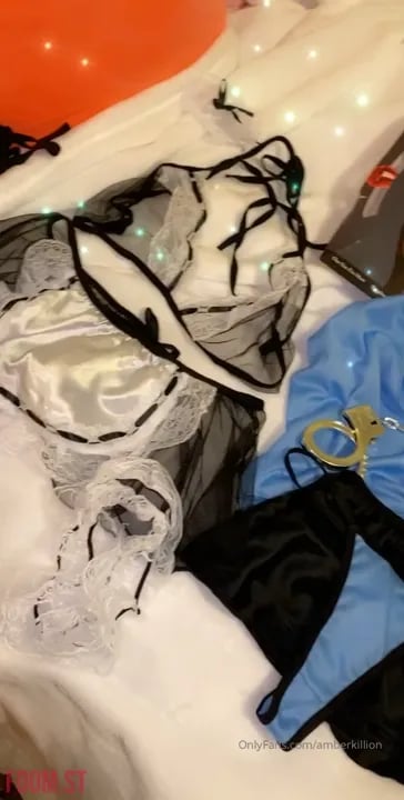 Amber Killion - Lingerie Tease And Natural Beauty.mp4